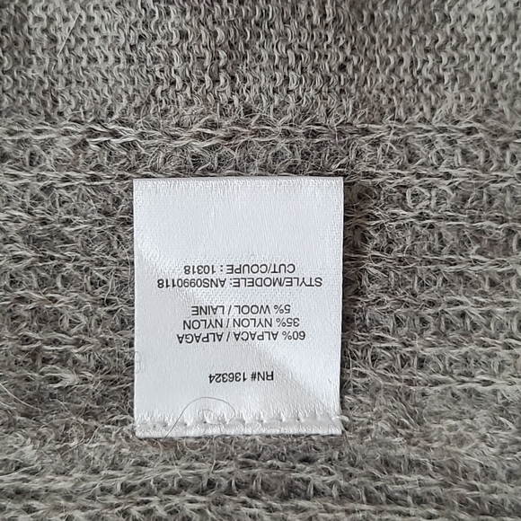 Halston Heritage women's long sleeves sweater - Picture 8 of 9